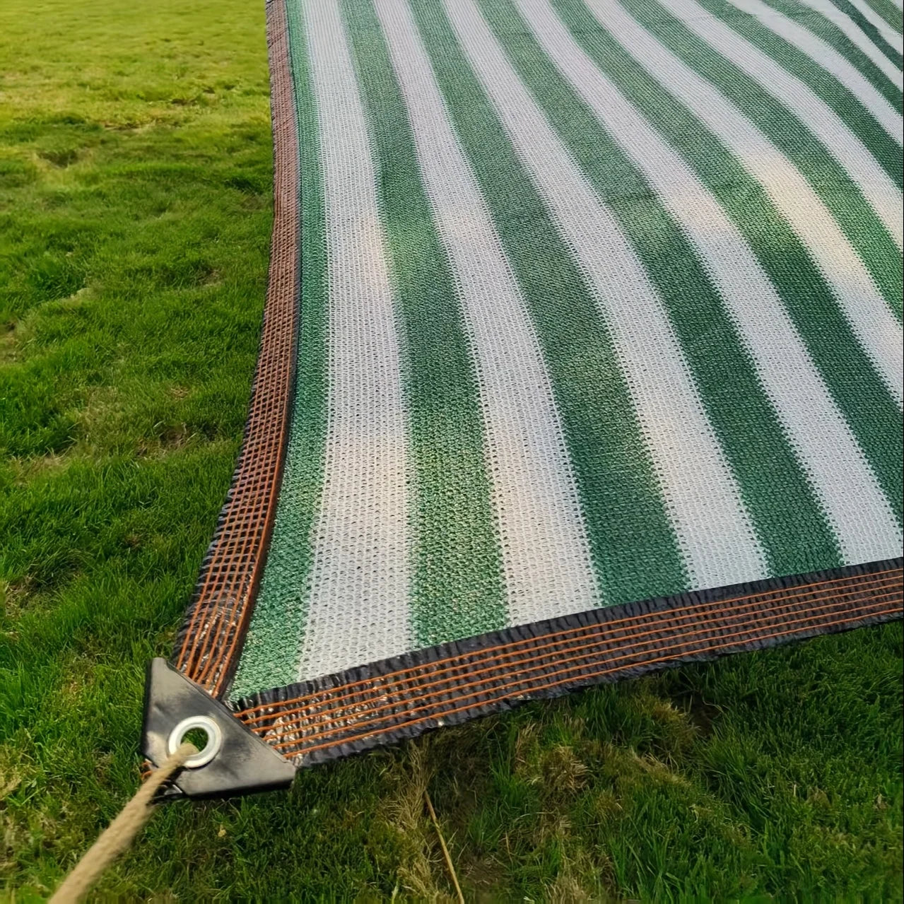 Shaded Outdoor Patios, Privacy Fence Screens, Outdoor Gap Shade Nets High-Density Evenly Woven Shade Nets with Copper Buckles, Uv-Resistant and Breathable, Suitable for Backyard Lawns and Patios.