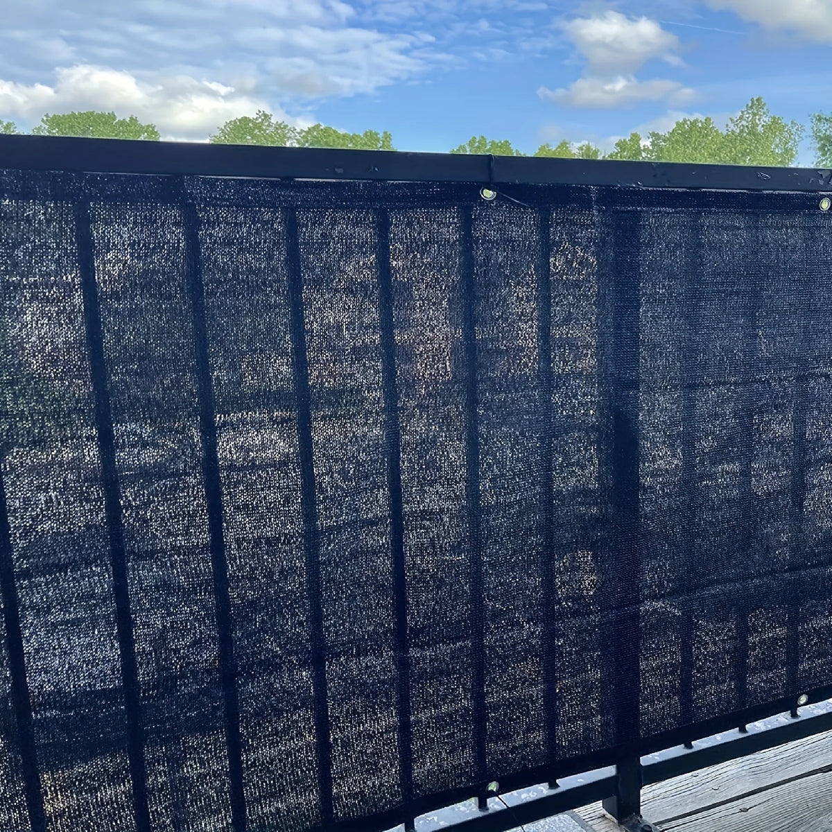 Sunshade Net, Privacy Fence Screen, Outdoor Gap Filling Sunshade Net Multi-Purpose Sail Net with High Toughness and Air Permeability, Reinforced Corners with Brass Buckles, Suitable for Dog House Canopies.