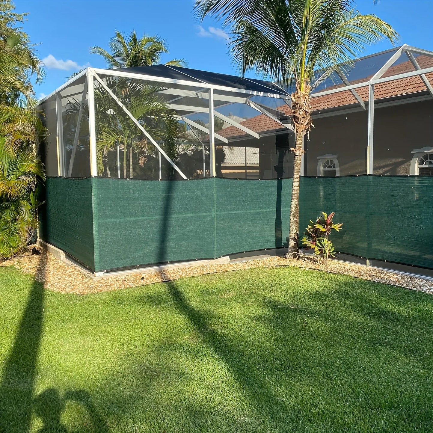 Privacy Fence, Plant Shade Net, Shade Cloth, High-Density Polyethylene Uv-Resistant Net with Breathable Mesh and Eyelets, Ideal for Garden Use